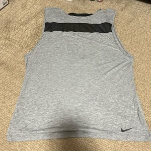 Nike Dri Fit Women’s Large Tank